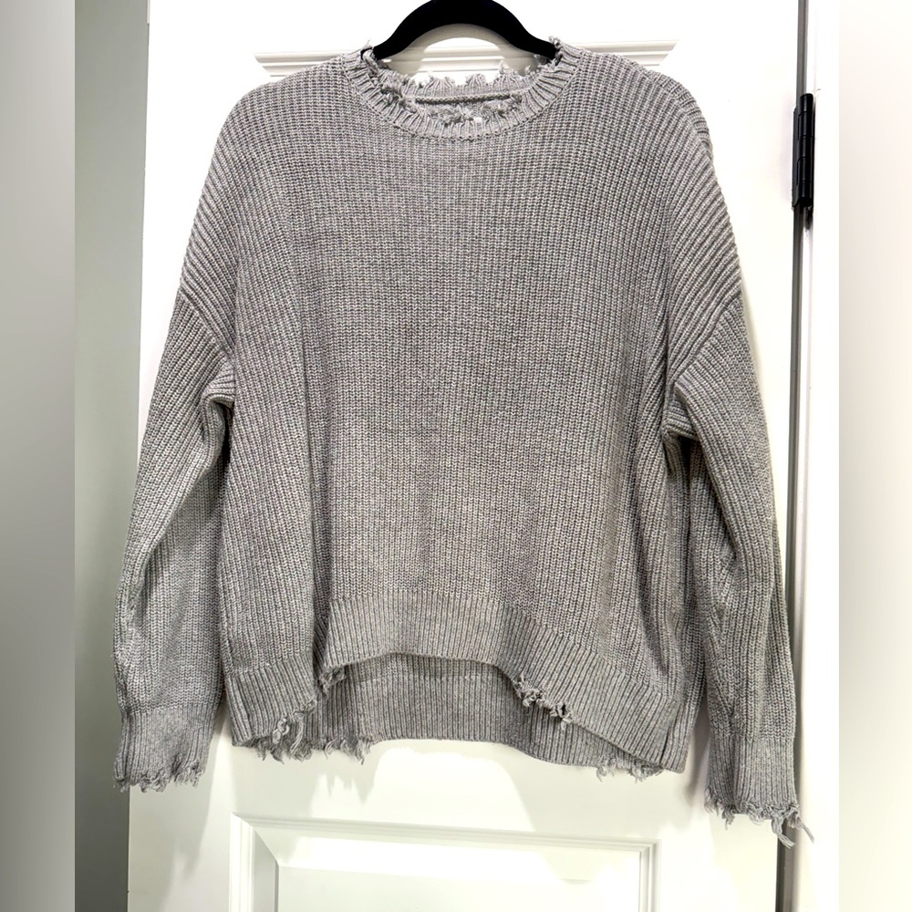 Chelsea DeBoer Lily & Lottie grey sweater with distressing size small